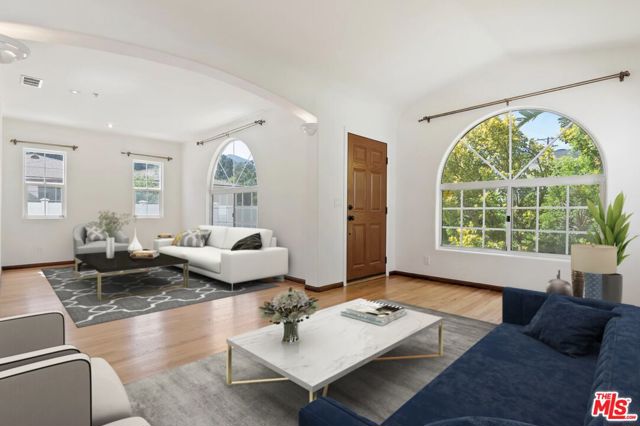 1710 Santa Paula Place, Glendale CA: https://media.crmls.org/mediaz/f91f445e-75c3-44be-b9be-9a4c7c7b1558.jpg