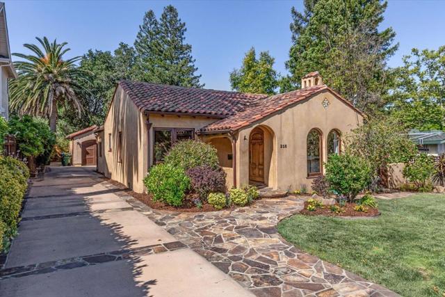 216 San Mateo Avenue, Los Gatos CA: https://media.crmls.org/mediaz/f91f85b5-ad4e-4d5d-b49d-d85805e9f2b8.jpg