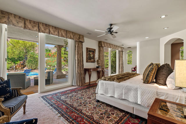 835 N Avenida Palmas, Palm Springs, CA 92262