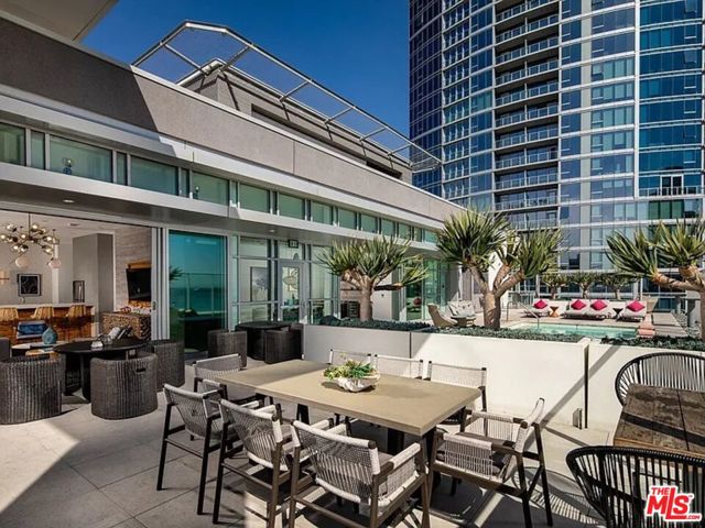 707 E Ocean Boulevard, Long Beach CA: https://media.crmls.org/mediaz/f9201a5a-2df3-4d39-960f-6b58d5a97c4e.jpg