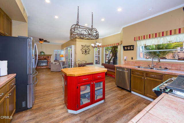 Detail Gallery Image 11 of 22 For 831 Oxford Dr, Oxnard,  CA 93030 - 4 Beds | 3 Baths