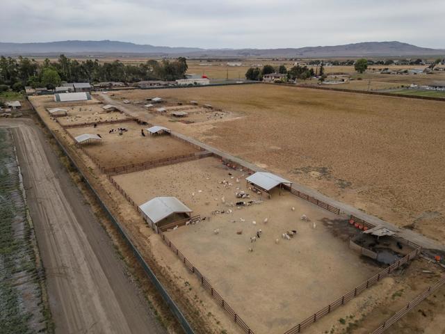 790 Shore Road, Hollister CA: https://media.crmls.org/mediaz/f92072fb-b1a4-4ad8-a04d-33661bd6b5e9.jpg