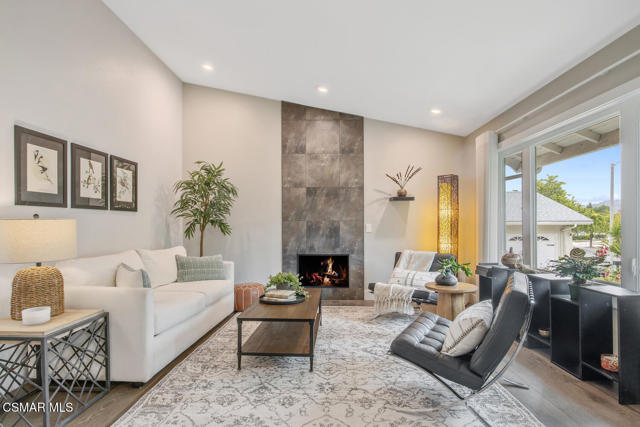 464 W Avenida De Las Flores, Thousand Oaks CA: https://media.crmls.org/mediaz/f92093db-bf15-4e41-ada5-1ef4989fa51d.jpg