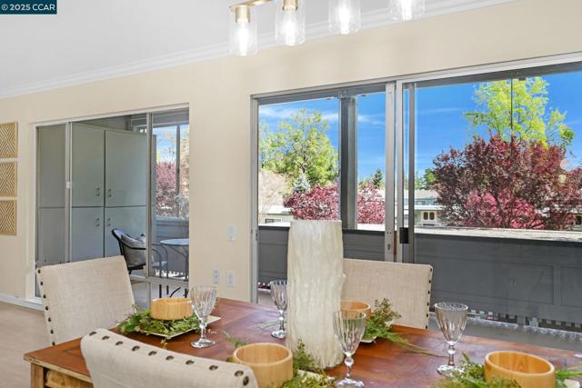 1549 Oakmont Dr, Walnut Creek CA: https://media.crmls.org/mediaz/f920cb95-d110-4820-a76f-f8f6f312cf86.jpg