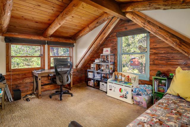 12052 Sky View Dr, Valley Center CA: https://media.crmls.org/mediaz/f920e553-41ec-421c-a6ca-3cf5a9c5e1f4.jpg