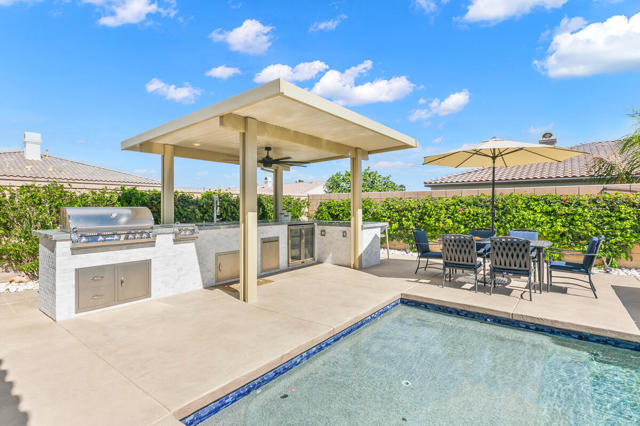 44830 Via Mirabel, La Quinta CA: https://media.crmls.org/mediaz/f9214217-e0c5-4c7c-8bb6-1c894c52b052.jpg