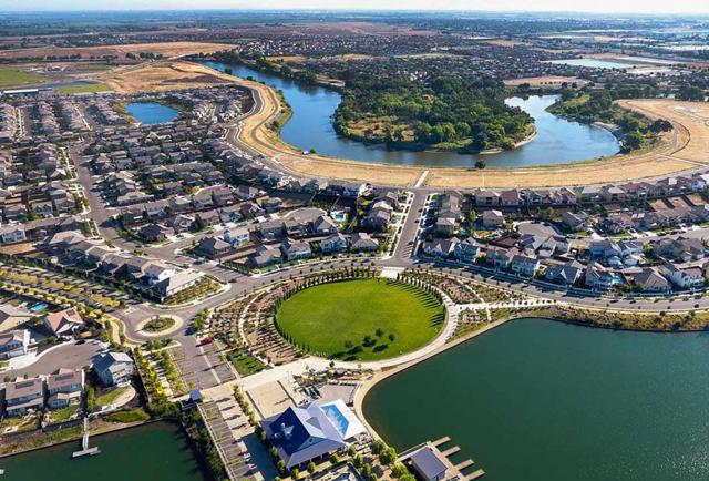 4584 Strandberg Avenue, Lathrop CA: https://media.crmls.org/mediaz/f921eac3-c5dd-470c-b27d-6995b734e67e.jpg