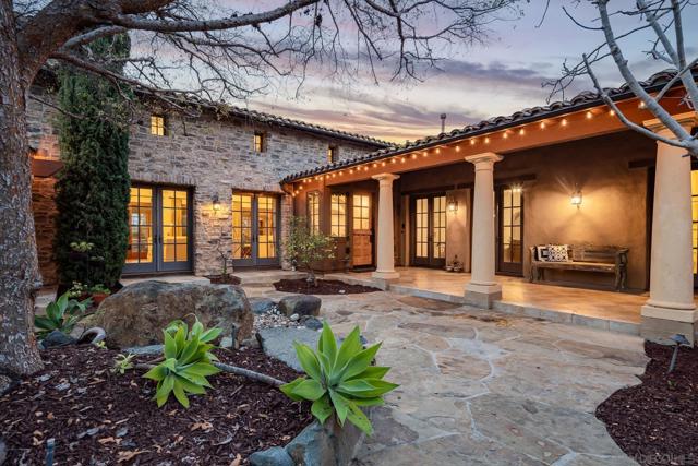 14662 Encendido, San Diego CA: https://media.crmls.org/mediaz/f9220847-5cc8-4966-8397-3941816a9d4b.jpg