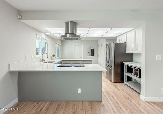 1251 Buckingham Drive, Thousand Oaks CA: https://media.crmls.org/mediaz/f9222212-327a-458c-8b83-b2c8ec269f99.jpg