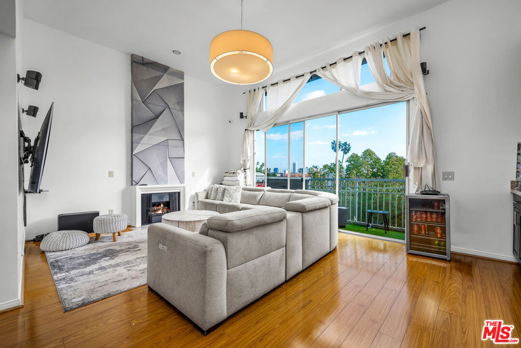 1481 S Shenandoah Street #102