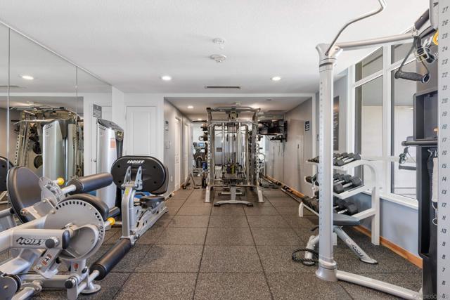 850 Beech St, San Diego CA: https://media.crmls.org/mediaz/f922434a-3113-4e8b-b592-d7ee7fd1d1a6.jpg