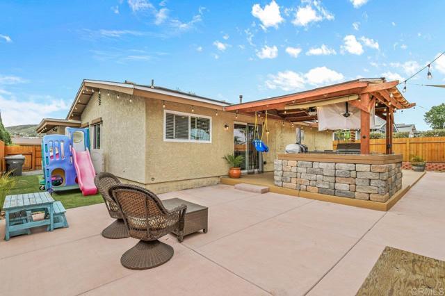 Detail Gallery Image 35 of 41 For 8409 Carlton Oaks Dr, Santee,  CA 92071 - 4 Beds | 2 Baths