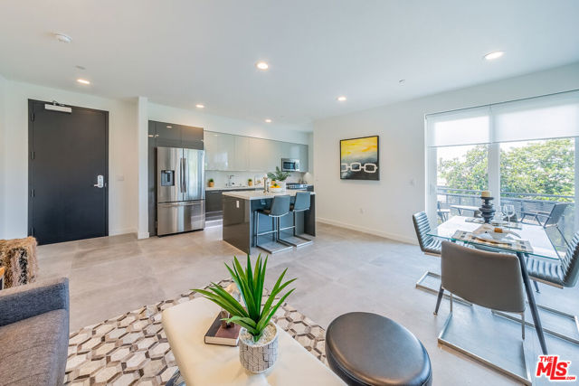 214 S Westmoreland Avenue, Los Angeles CA: https://media.crmls.org/mediaz/f9227ea1-6c37-4fc6-8ff2-97417ce83364.jpg