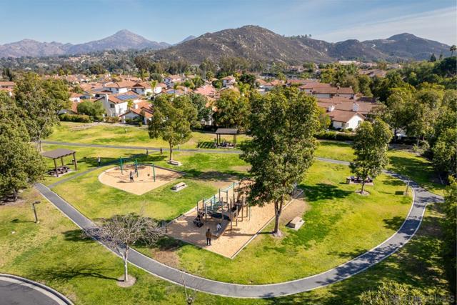 12242 Paseo Lucido, San Diego CA: https://media.crmls.org/mediaz/f92296c6-85cb-4572-9261-19af2241e7ec.jpg