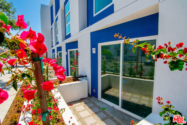 Image 3 of 7 For 13919 Normandie Avenue