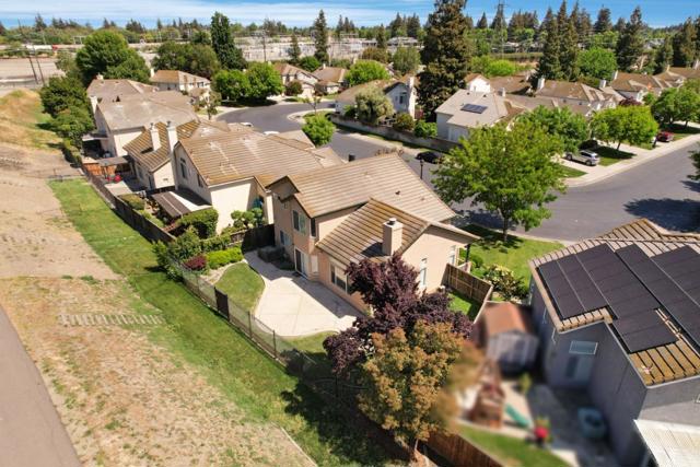 3157 Autumn Chase Circle, Stockton CA: https://media.crmls.org/mediaz/f9237efd-a077-4a70-b917-5459686557f7.jpg