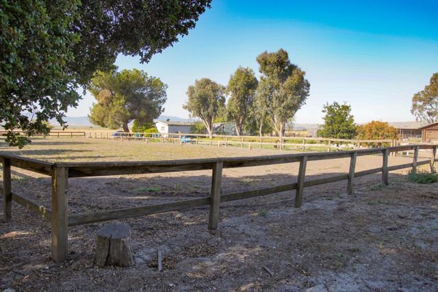 6200 Frye Lane, Hollister CA: https://media.crmls.org/mediaz/f923f951-7c4d-442a-bde0-42e41cefb5e6.jpg