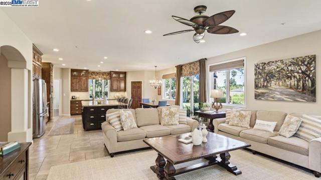 1348 Carlton Pl, Livermore CA: https://media.crmls.org/mediaz/f924042b-176f-450f-b8d5-68043f1c4b58.jpg