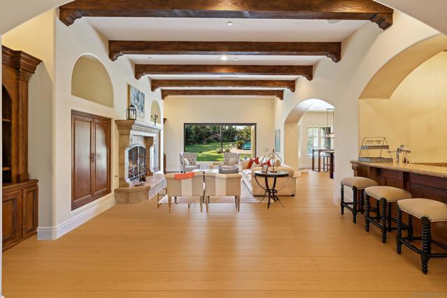 16356 Rambla De Las Flores, Rancho Santa Fe CA: https://media.crmls.org/mediaz/f9246500-bc82-486c-8d83-bbafa4096af3.jpg