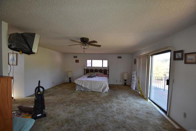 10703 Oak Creek Drive, Lakeside CA: https://media.crmls.org/mediaz/f9254e07-258e-4206-8014-fd32161b2960.jpg