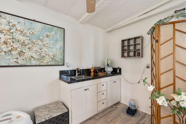 246 Laredo Drive, Palm Springs CA: https://media.crmls.org/mediaz/f9257fb3-655a-46f7-8d1a-34164400c943.jpg