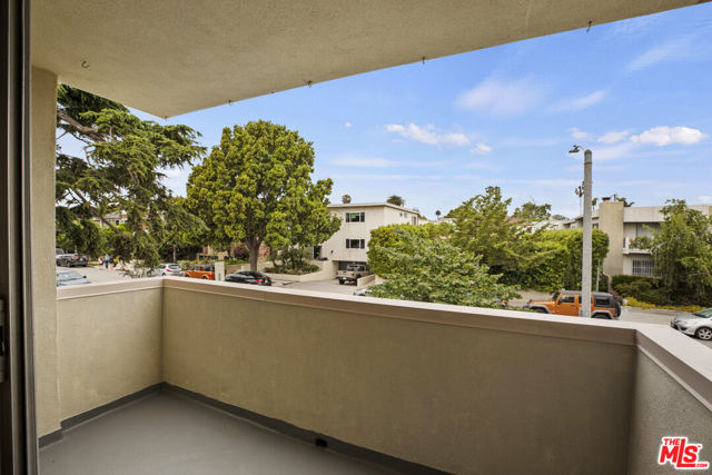 1538 STANFORD Street, Santa Monica CA: https://media.crmls.org/mediaz/f925baad-1881-4360-8fac-e9f154f9aeda.jpg