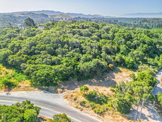524 Echo Valley Road, Prunedale CA: https://media.crmls.org/mediaz/f925d186-b42d-43fc-b52a-0eb4df0162bd.jpg