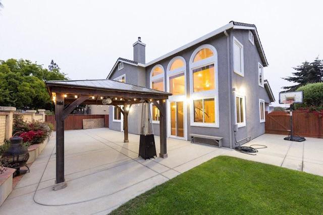 1018 Melville Street, Salinas CA: https://media.crmls.org/mediaz/f92678bf-7dc9-4d70-ba23-33ee9810462a.jpg