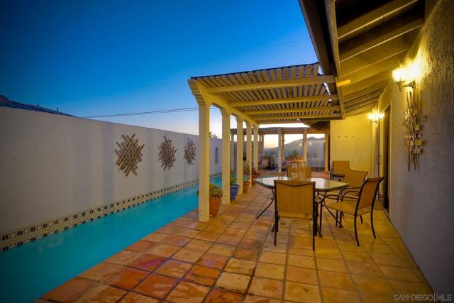 2064 Santa Margarita Dr., Fallbrook CA: https://media.crmls.org/mediaz/f9268ca7-0de8-4ee3-8d36-b5596dca053c.jpg