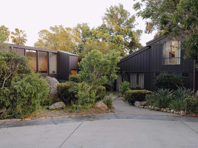 6009 Mimulus, Rancho Santa Fe CA: https://media.crmls.org/mediaz/f926cdd5-bba6-412a-b6b4-afae4978c48d.jpg