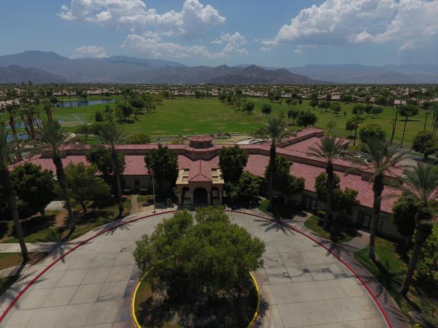 80435 Muirfield Drive, Indio CA: https://media.crmls.org/mediaz/f927cdee-7192-43dd-ad1c-82c0d1aa78a5.jpg