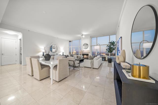 550 Front St, San Diego CA: https://media.crmls.org/mediaz/f927d010-fa51-4c37-9fc3-f8b3563a52f3.jpg