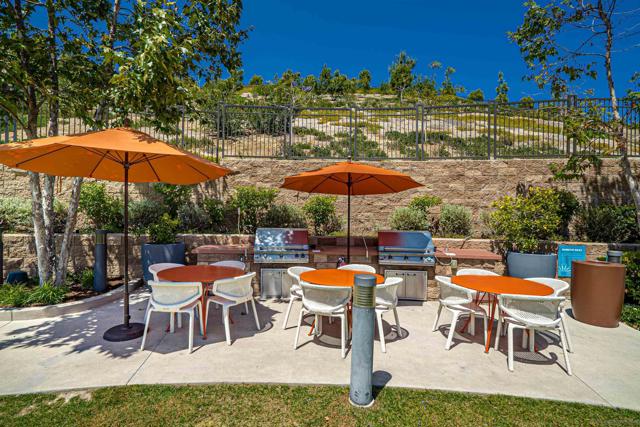 2335 Aperture Circle, San Diego CA: https://media.crmls.org/mediaz/f927e7e7-5313-4d73-8f66-68f524baa933.jpg