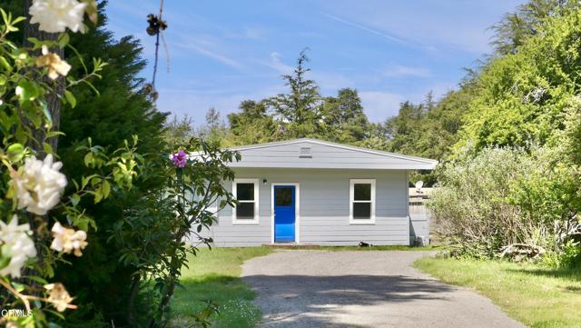 19260 Summers Lane, Fort Bragg CA: https://media.crmls.org/mediaz/f92852da-e964-4cfb-a735-3cc5668979f6.jpg