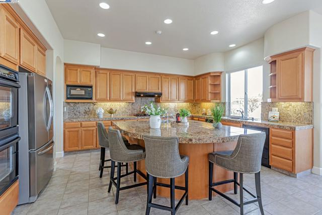 Image 11 of 51 For 9542 Velvet Leaf Cir
