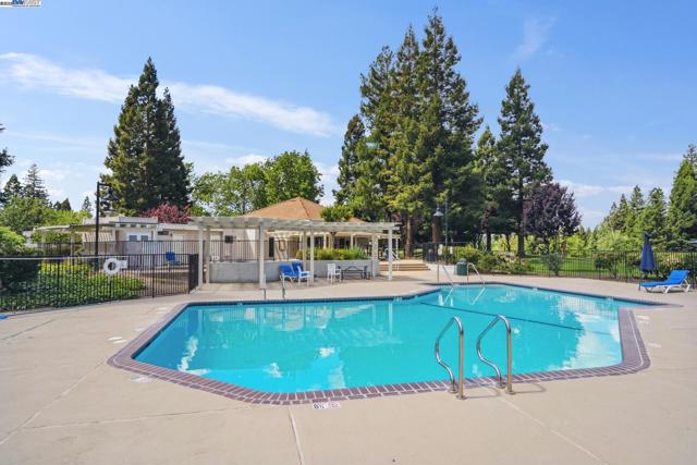 643 Contada Cir, Danville CA: https://media.crmls.org/mediaz/f929388a-78a3-48a2-8f0d-8eade4a87be1.jpg