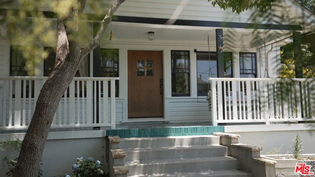441 N Avenue 52, Los Angeles CA: https://media.crmls.org/mediaz/f929bfd5-b2b0-489b-8d72-118c3b4ae96b.jpg