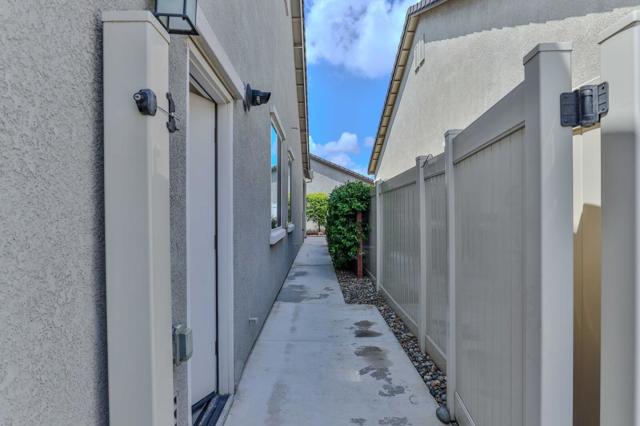 2671 Glen Echo Lane, Manteca CA: https://media.crmls.org/mediaz/f929f858-b1bf-45a7-a174-2acc622db3d2.jpg