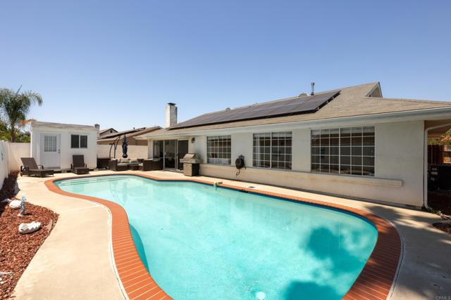 Detail Gallery Image 1 of 1 For 2141 Taylor Pl, Escondido,  CA 92027 - 4 Beds | 2 Baths