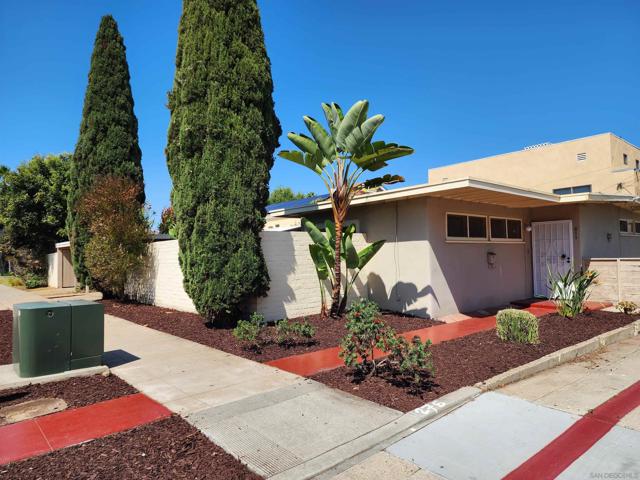 811 3rd Street, Coronado CA: https://media.crmls.org/mediaz/f92a79a1-993d-4e84-bb40-7fd836e8a137.jpg