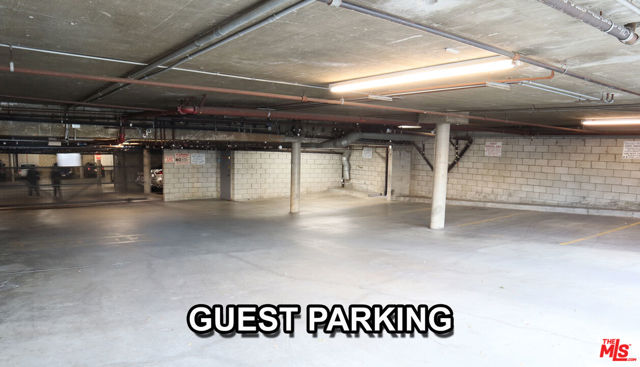 11911 Magnolia Boulevard, Valley Village CA: https://media.crmls.org/mediaz/f92b2e7c-c5c9-44e6-b855-cd3455bdcd81.jpg