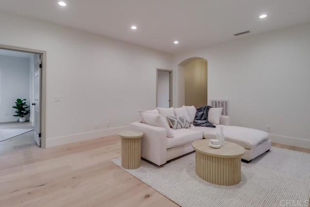 Detail Gallery Image 29 of 75 For 2850 Palmetto Point Ct, Chula Vista,  CA 91915 - 5 Beds | 4/1 Baths