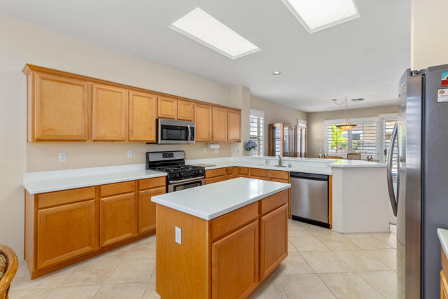 78664 Platinum Drive, Palm Desert CA: https://media.crmls.org/mediaz/f92ce919-ddb7-4972-8aa8-101cca26251c.jpg