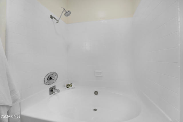 4188 Minnecota Drive, Thousand Oaks CA: https://media.crmls.org/mediaz/f92cecd9-ddbe-426b-bed0-201fc9caa6b6.jpg