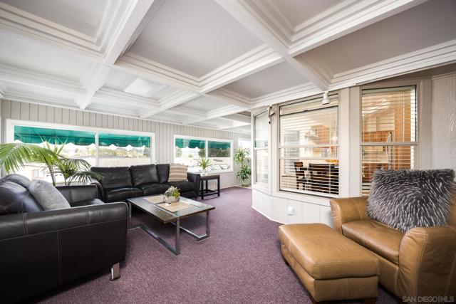 2130 Sunset Dr, Vista CA: https://media.crmls.org/mediaz/f92dc0d0-3d30-431b-8b71-da5647e58431.jpg