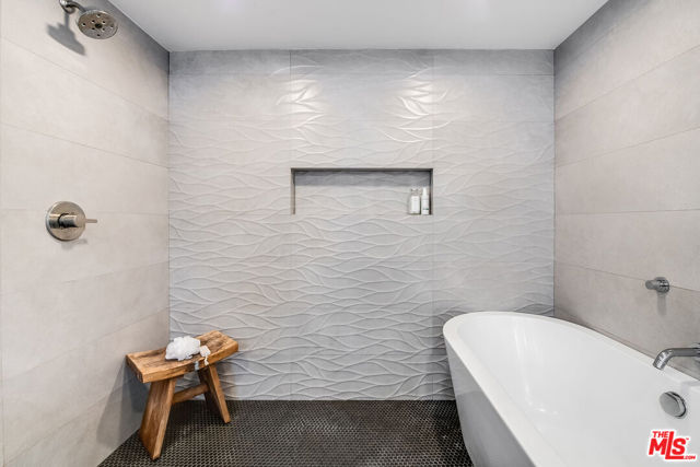 3544 Laurel Canyon Boulevard, Studio City CA: https://media.crmls.org/mediaz/f92dce96-bd92-4399-82ee-439455107afd.jpg