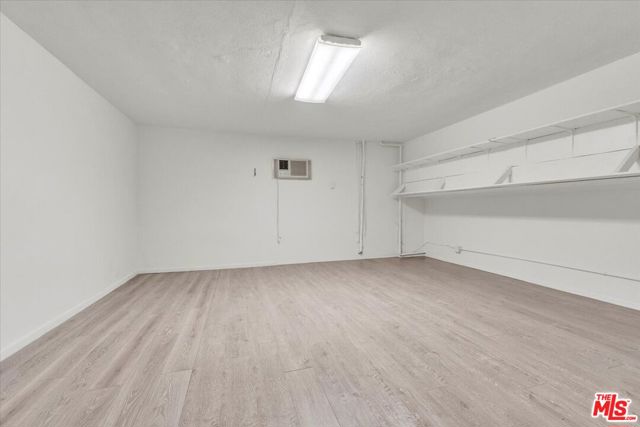626 N Canon Drive, Beverly Hills CA: https://media.crmls.org/mediaz/f92e1c95-53e8-456b-964a-680ad3827ea4.jpg
