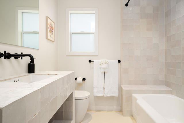1022 E Mesquite Avenue, Palm Springs CA: https://media.crmls.org/mediaz/f92e7b3a-c6cd-4a15-9adc-34a0c62541ab.jpg