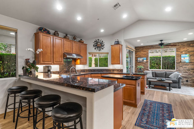 226 Canyon Circle, Palm Springs CA: https://media.crmls.org/mediaz/f92e8d48-70bd-4162-9d3c-4eb2b17cbd56.jpg