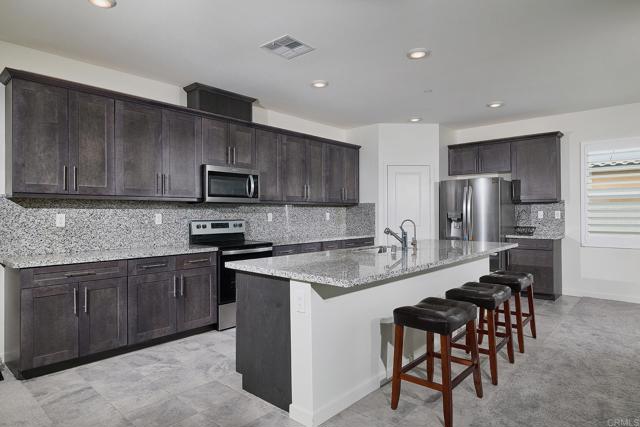 Detail Gallery Image 10 of 53 For 13410 Herringbone Ct, Valley Center,  CA 92082 - 4 Beds | 2/1 Baths